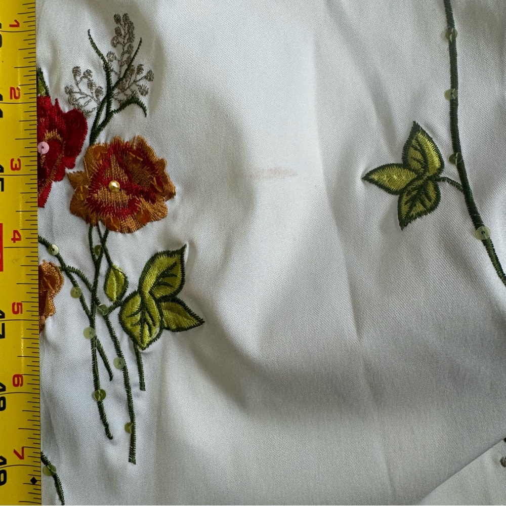Sherrie Bloom Peter Noviello Chetta B Wrap Blouse Sz 10 White Embroidered Floral - Picture 14 of 16